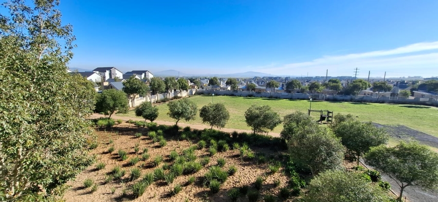 To Let 2 Bedroom Property for Rent in Buh Rein Estate Western Cape